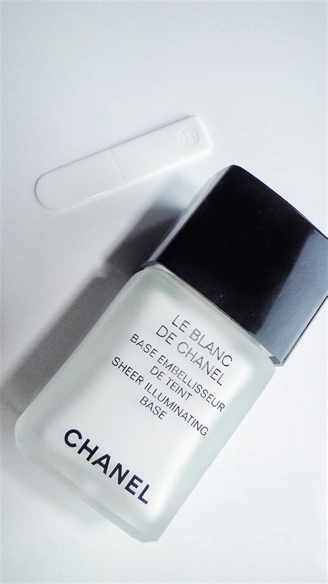 le blanc de chanel base embellisseur